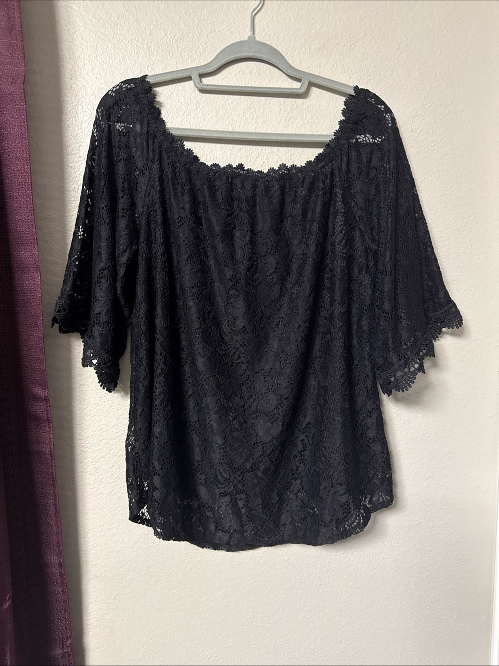 #840 Ours Black Lacey Overlay Half Sleeve Top Size Xl
